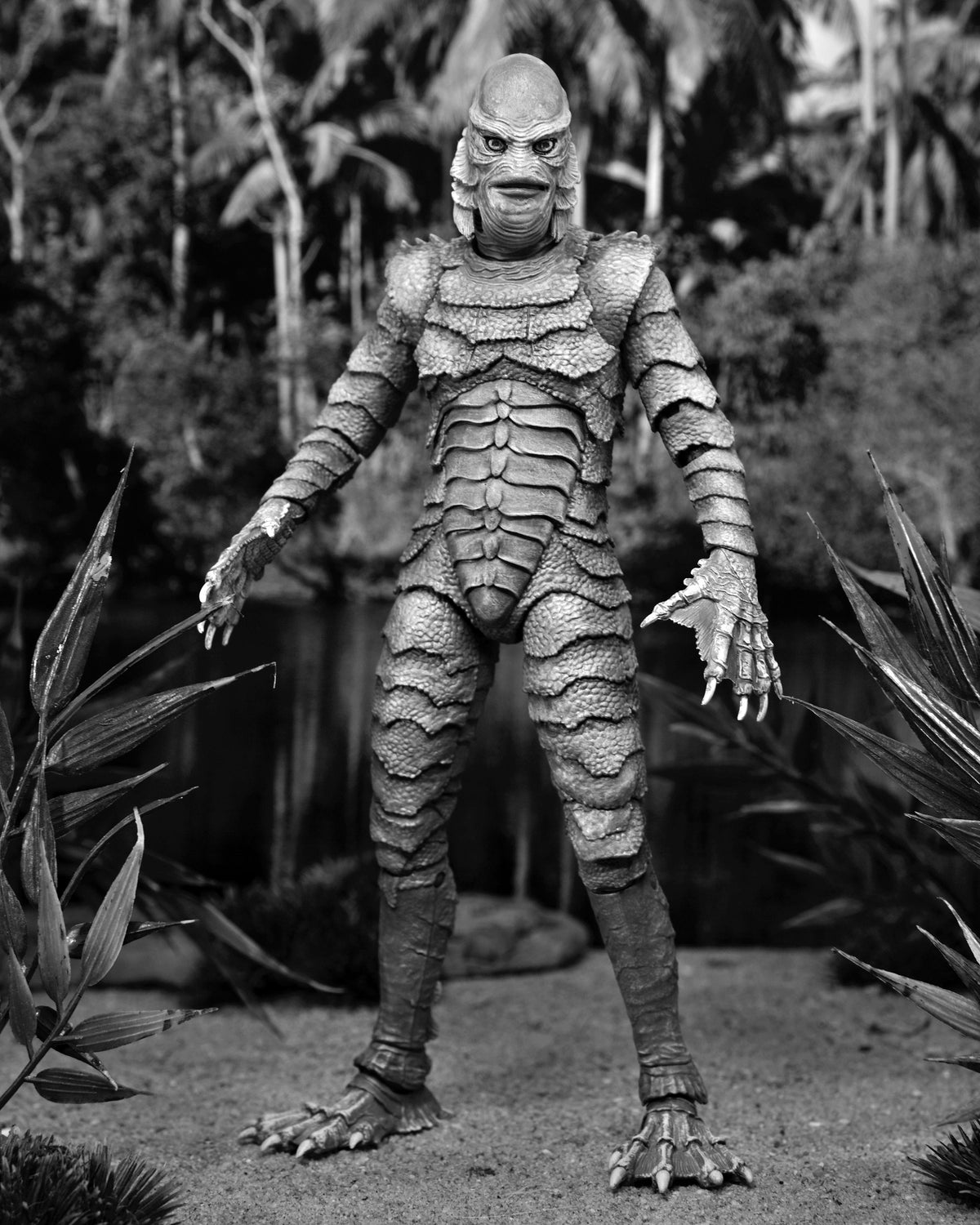 Universal Monsters – Ultimate Creature from the Black Lagoon (Black & White) Action Figure