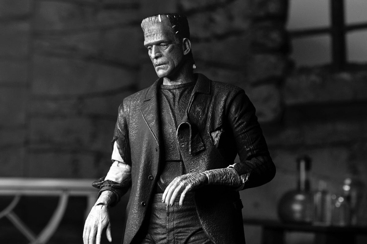 Bride of Frankenstein (Black & White) – Universal Monsters Ultimate Frankenstein's Monster Action Figure