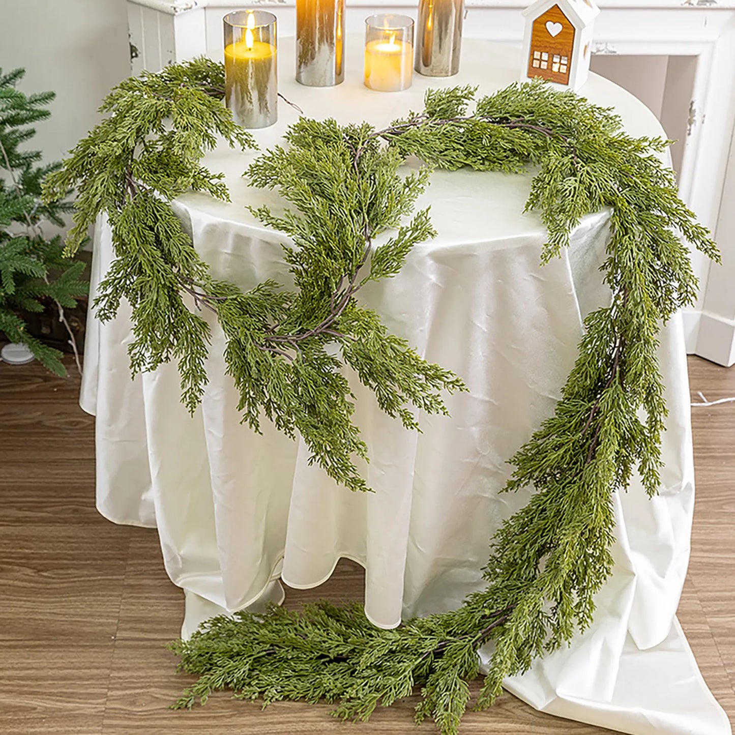 Artificial Cedar Christmas Garland for Home Decor (2.7m)