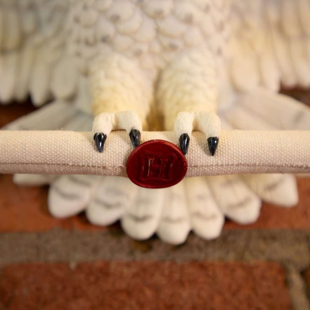 Harry Potter – Official Hedwig Owl Post Wall Décor