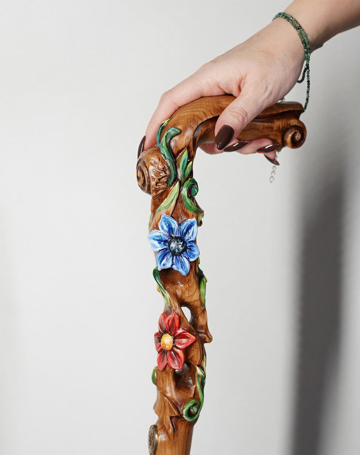 Master-Carved Flowered Walking Cane in Ligt Wood | Elegant Floral Art