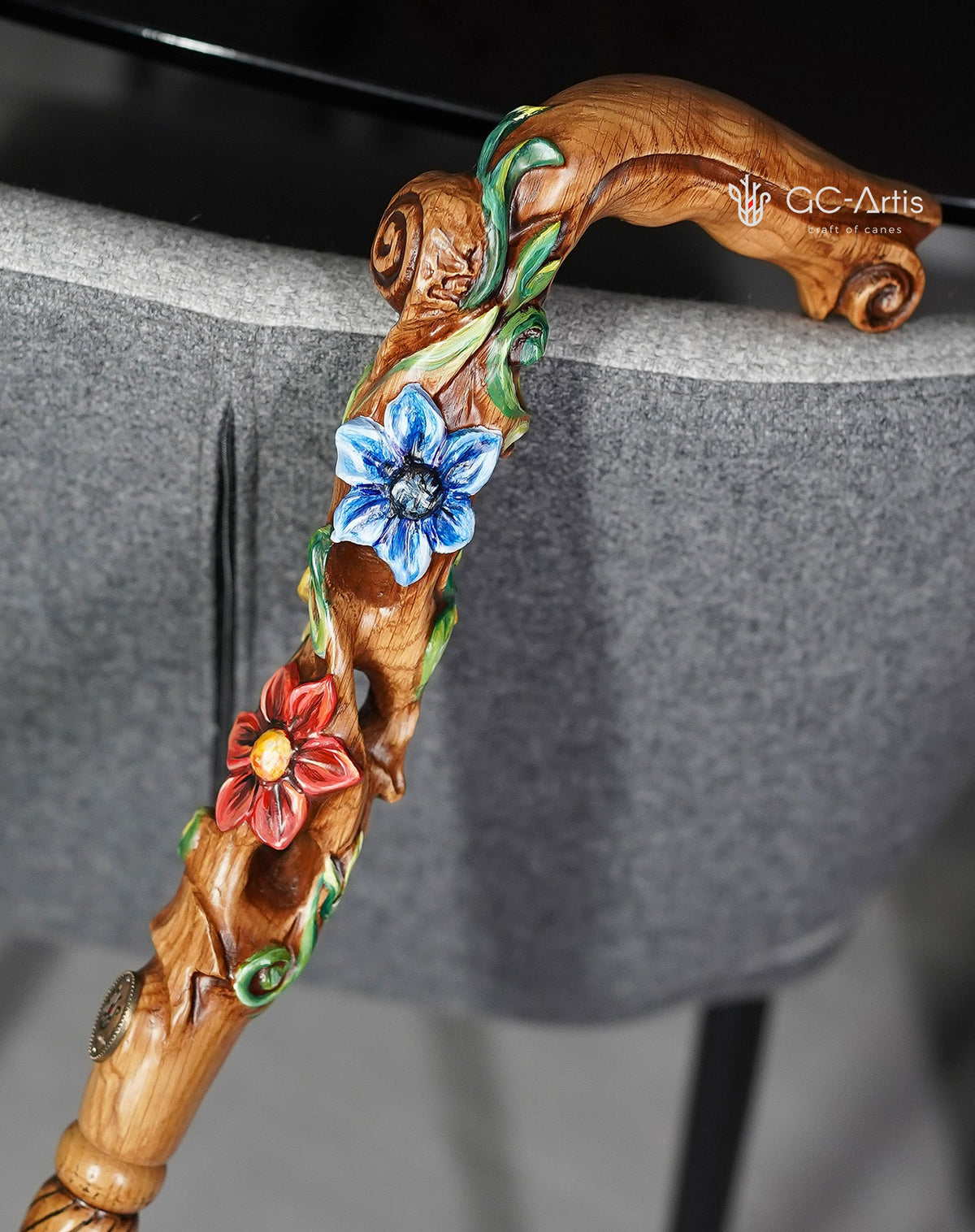 Master-Carved Flowered Walking Cane in Ligt Wood | Elegant Floral Art