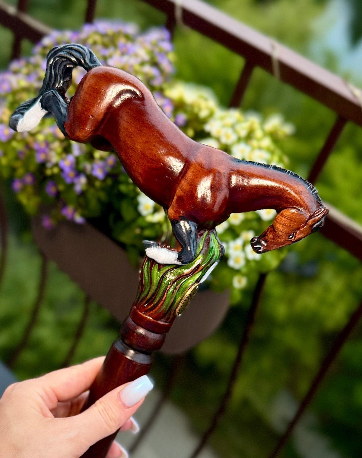 Sprint Horse Hand-painted: Intricate Handcarved Cane