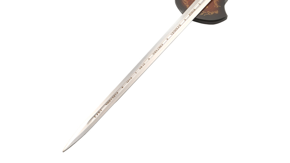Lord Of The Rings - Deluxe Anduril With Display Plaque