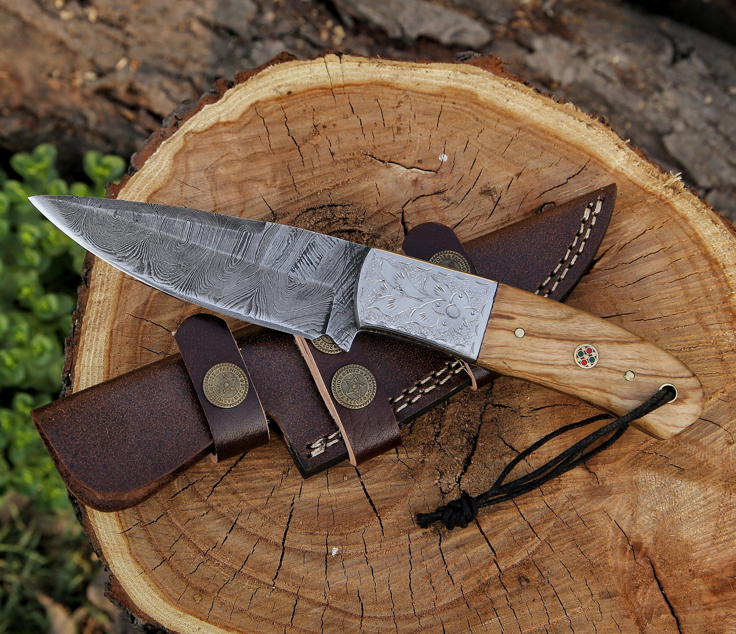 9.15" Damascus Steel Custom Handmade Kao Wood Handle Hunting Skinning Knife