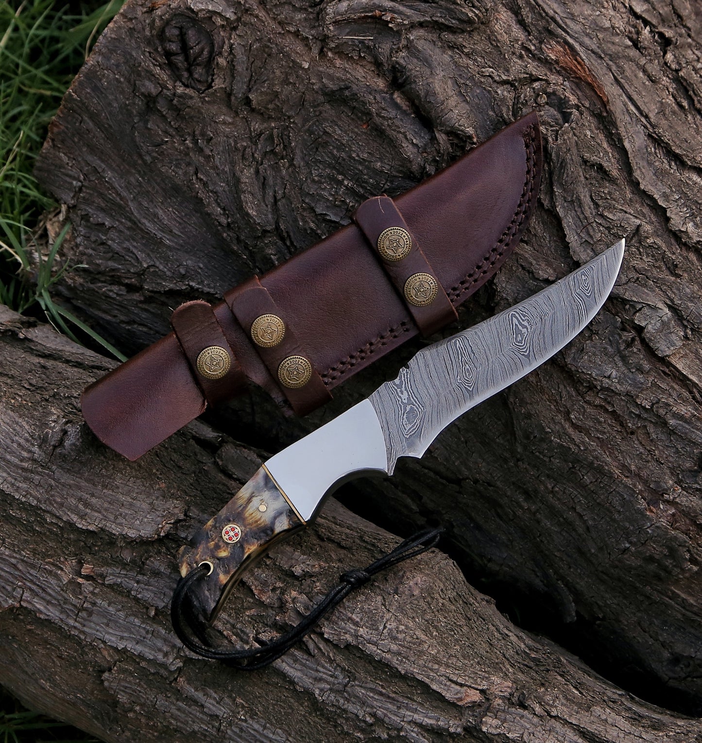 9.57" Damascus Steel Custom Handmade Horn Handle Hunting Knife