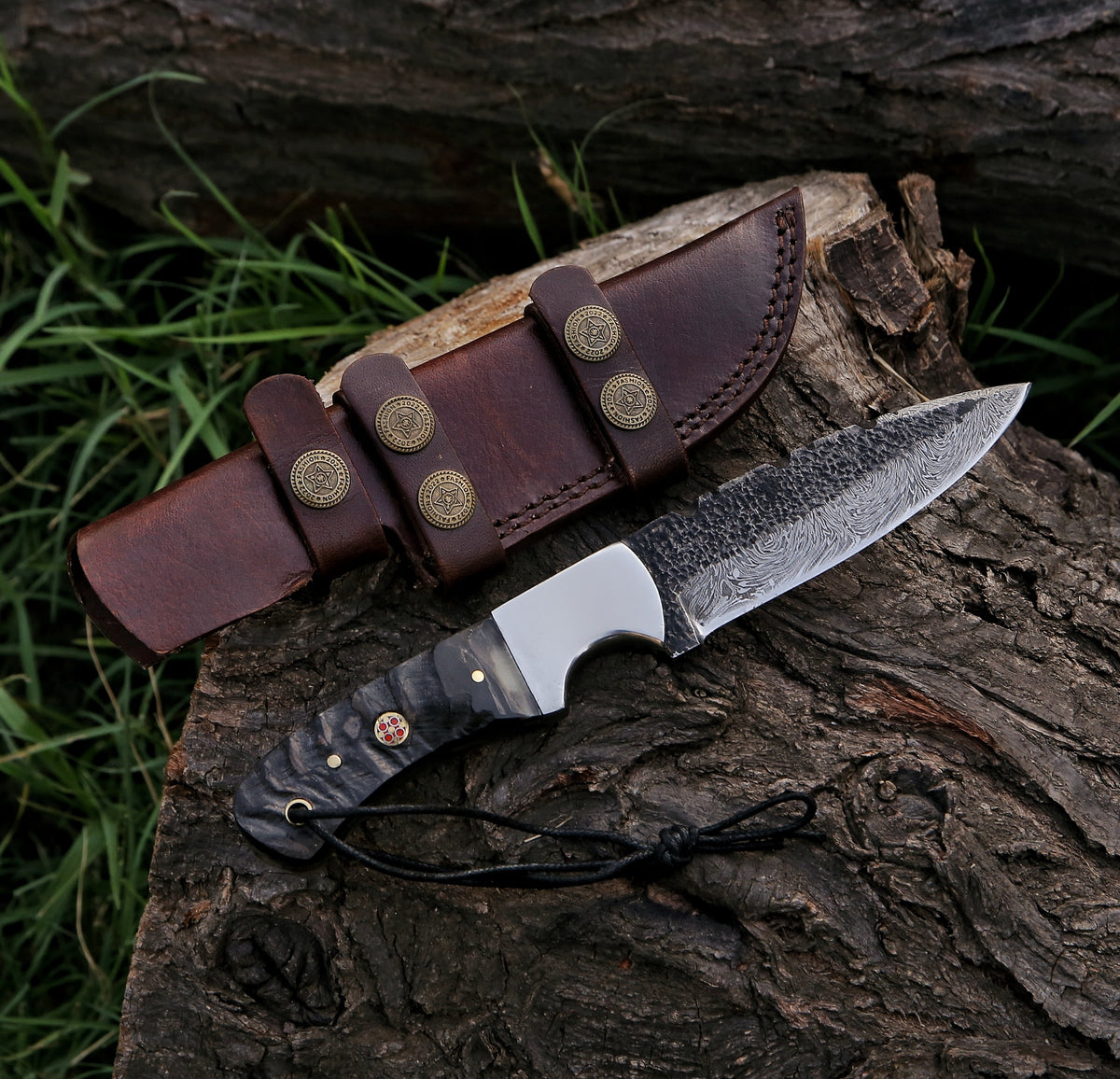 9.2" Damascus Steel Custom Handmade Horn Handle Hunting Skinning Knife - TOPHATTER'S ARMORY DEALS