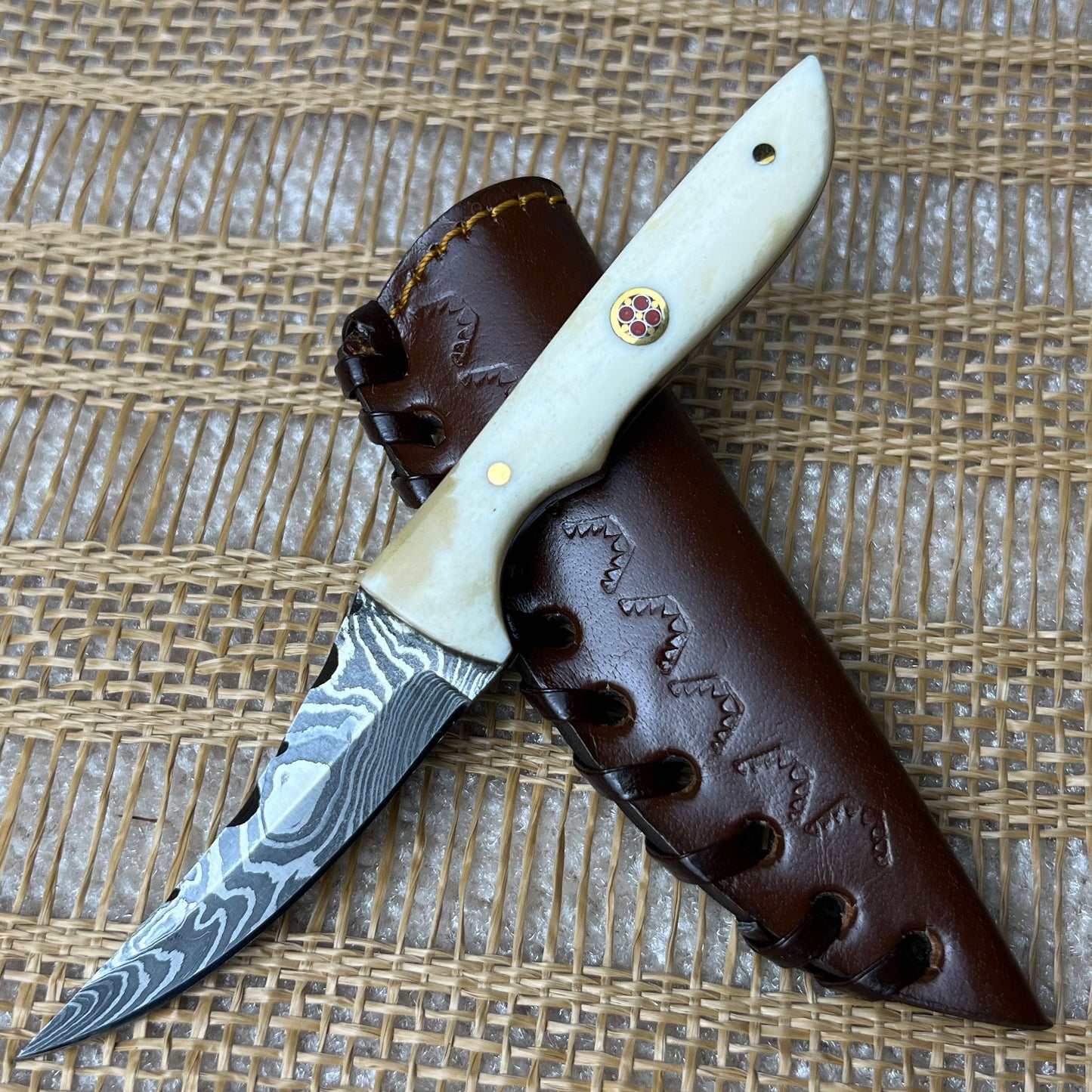 6" Damascus Steel Custom Handmade Hunting Skinning Knife 6"