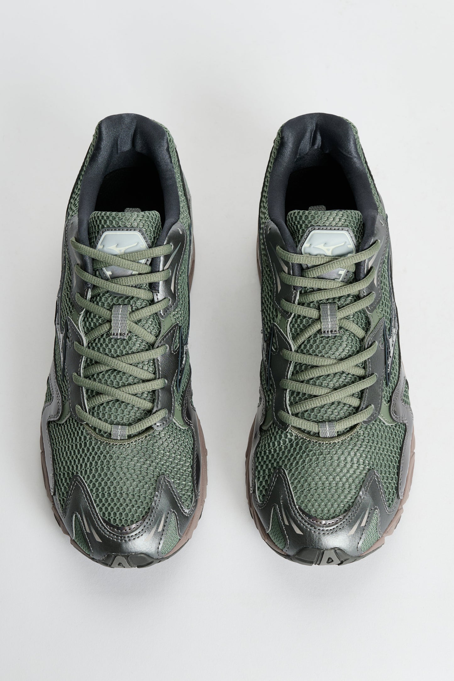 Mizuno Wave Rider 10 Agave Green / Black Sand