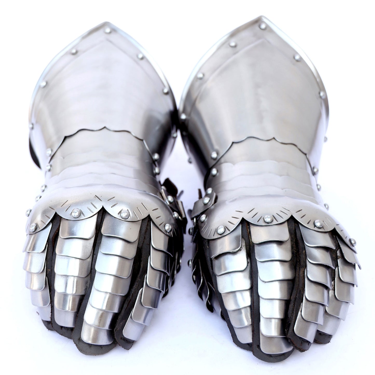 Medieval Knight Gothic Style Functional Armor Gauntlets