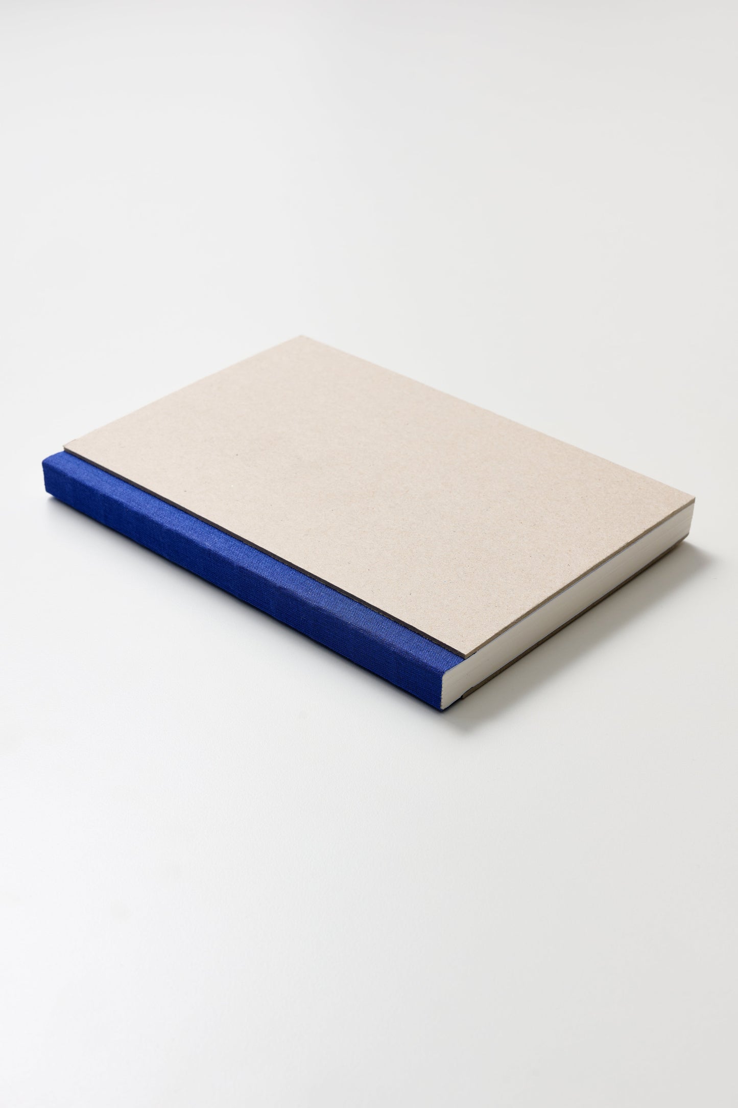 Kunst & Papier Sketchbook Pasteboard Cover A5 Blue