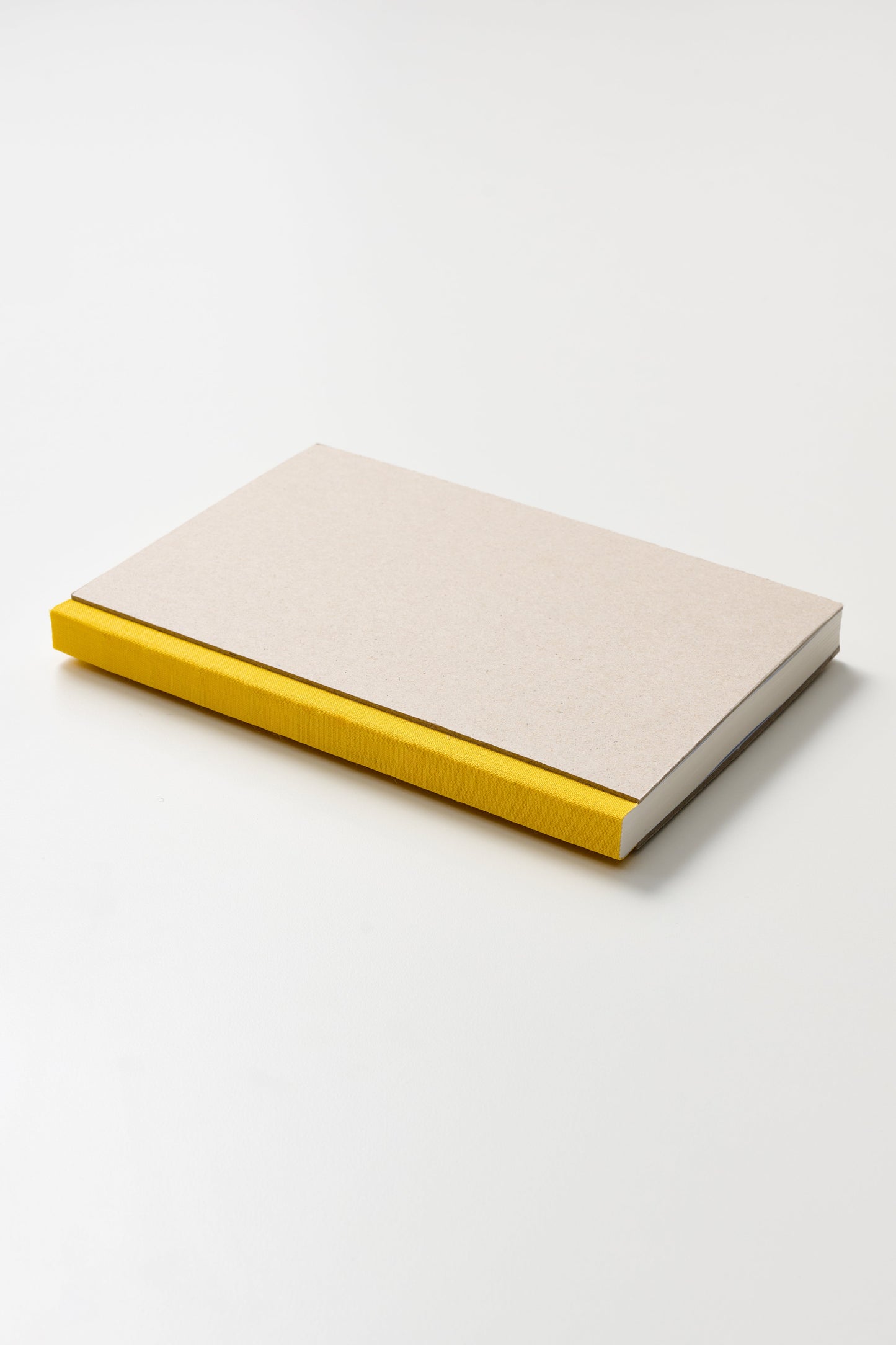 Kunst & Papier Sketchbook Pasteboard Cover A5 Yellow