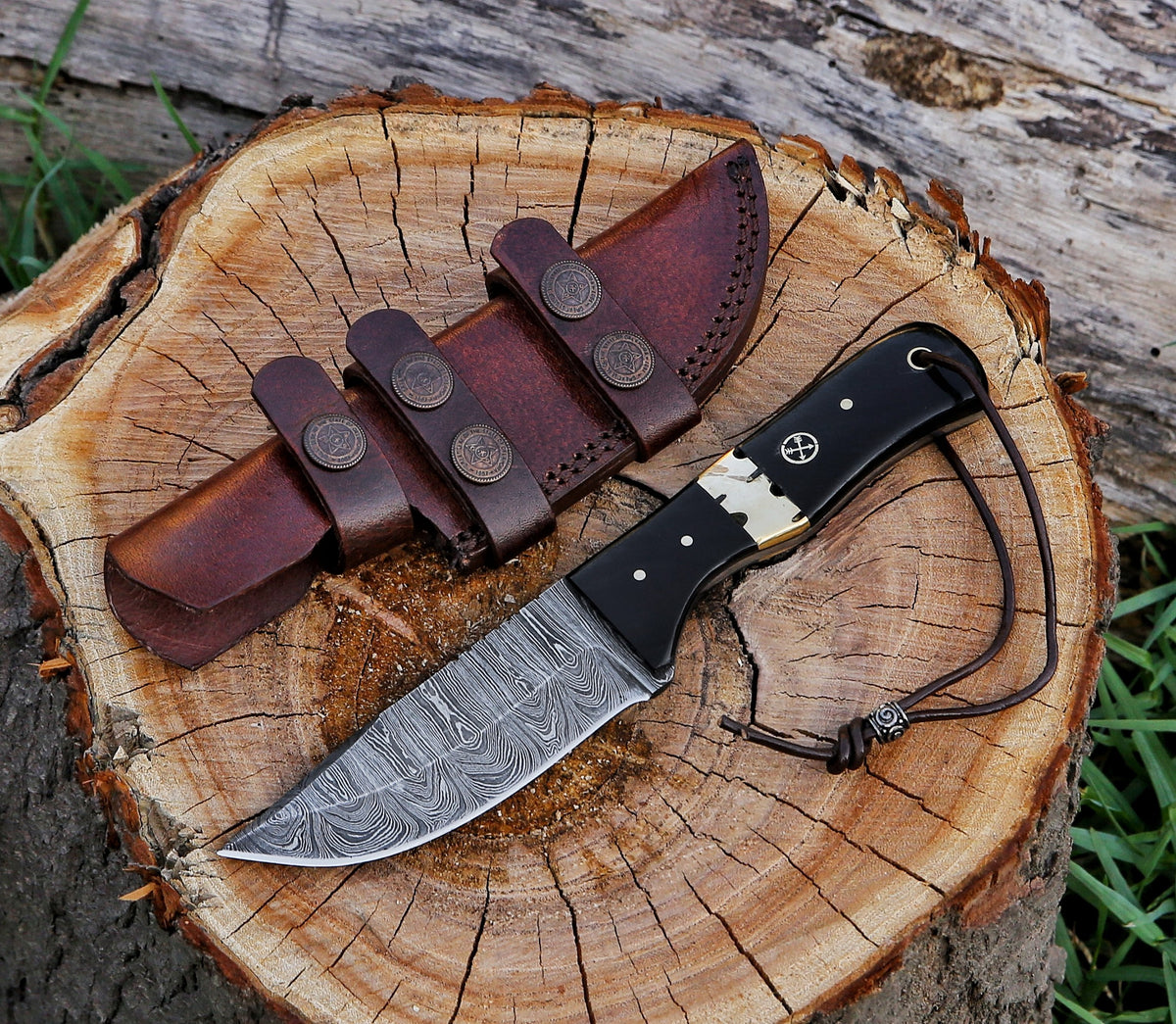 Custom Handmade Damascus Steel Hunting Skinning Knife Horn Handle - TOPHATTER'S ARMORY DEALS