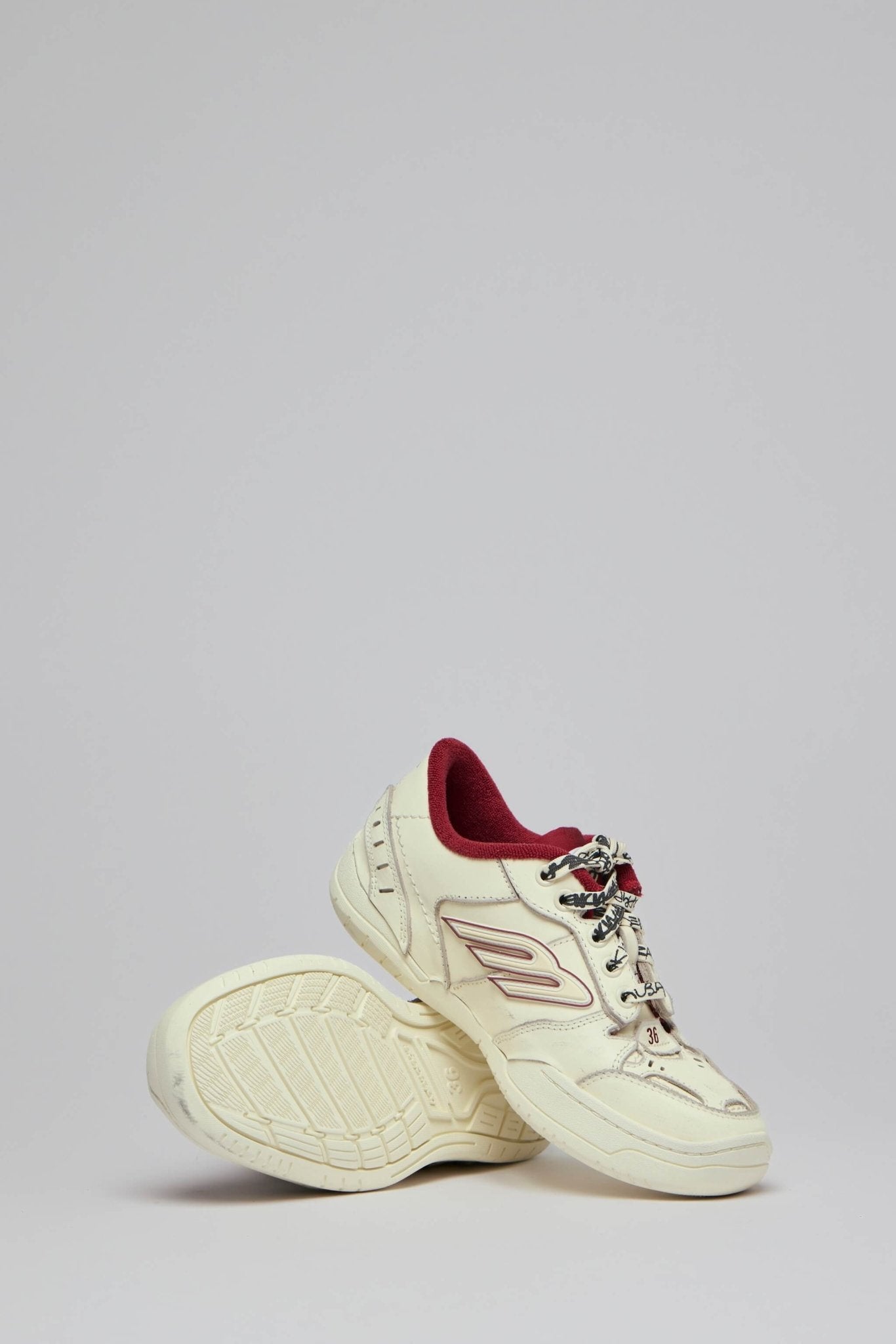 Hamptons Medium Worn-out Sneaker