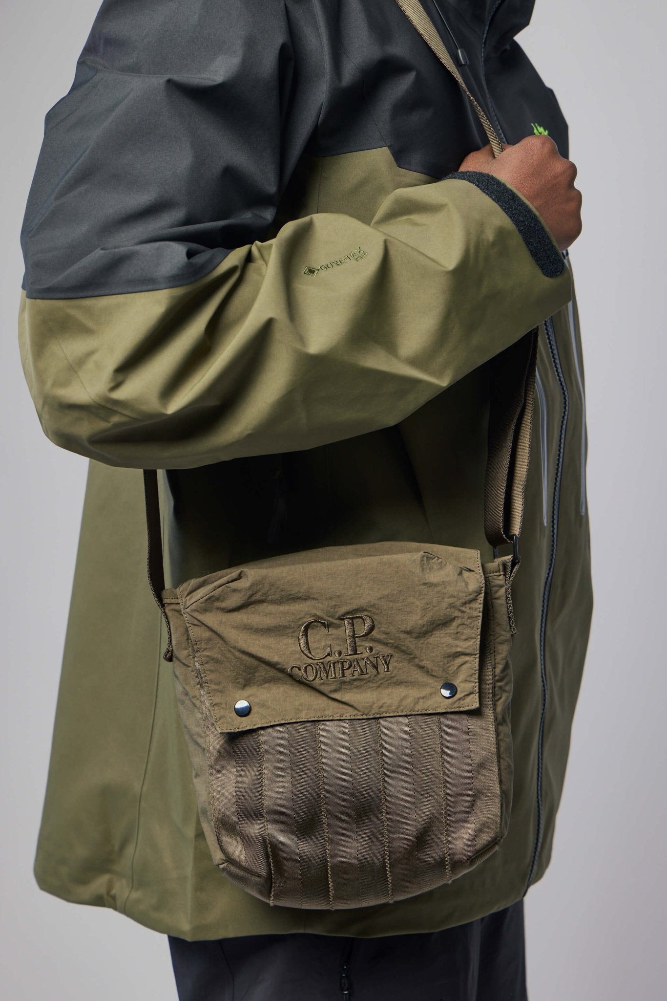 Plain Paper Touch Mixed Shoulder Bag