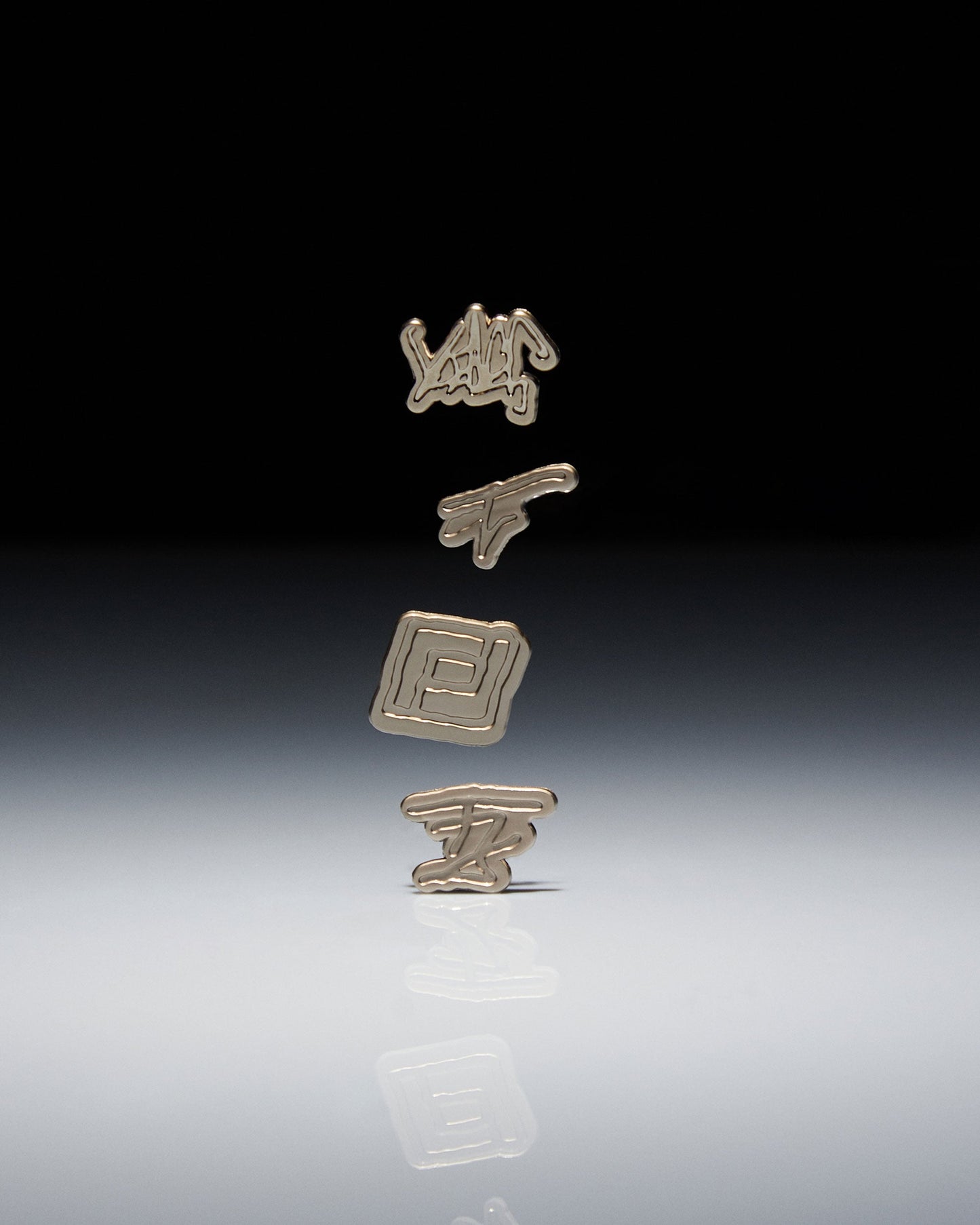FOOTDISTRICT 10th Anniversary FD10Y Pin Set (4 Units)