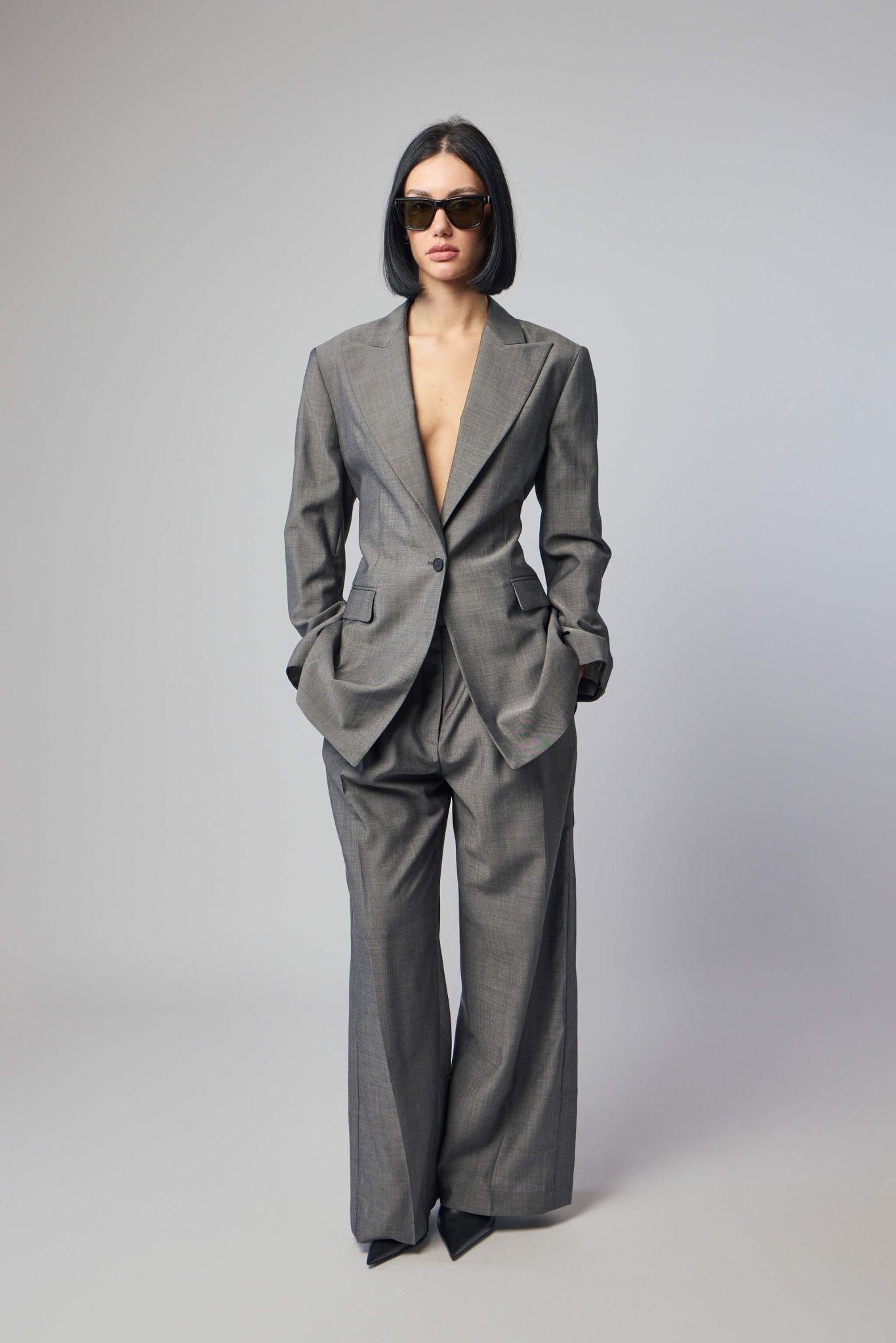 Case Waisted with Slit Jacket