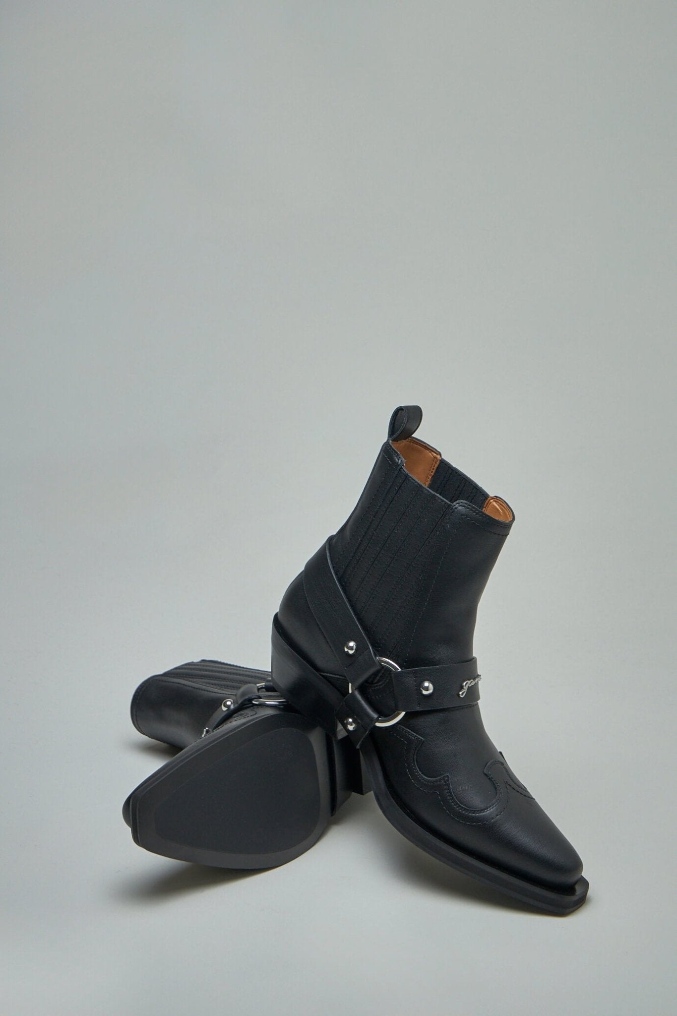 Fitted Chelsea Western Boot