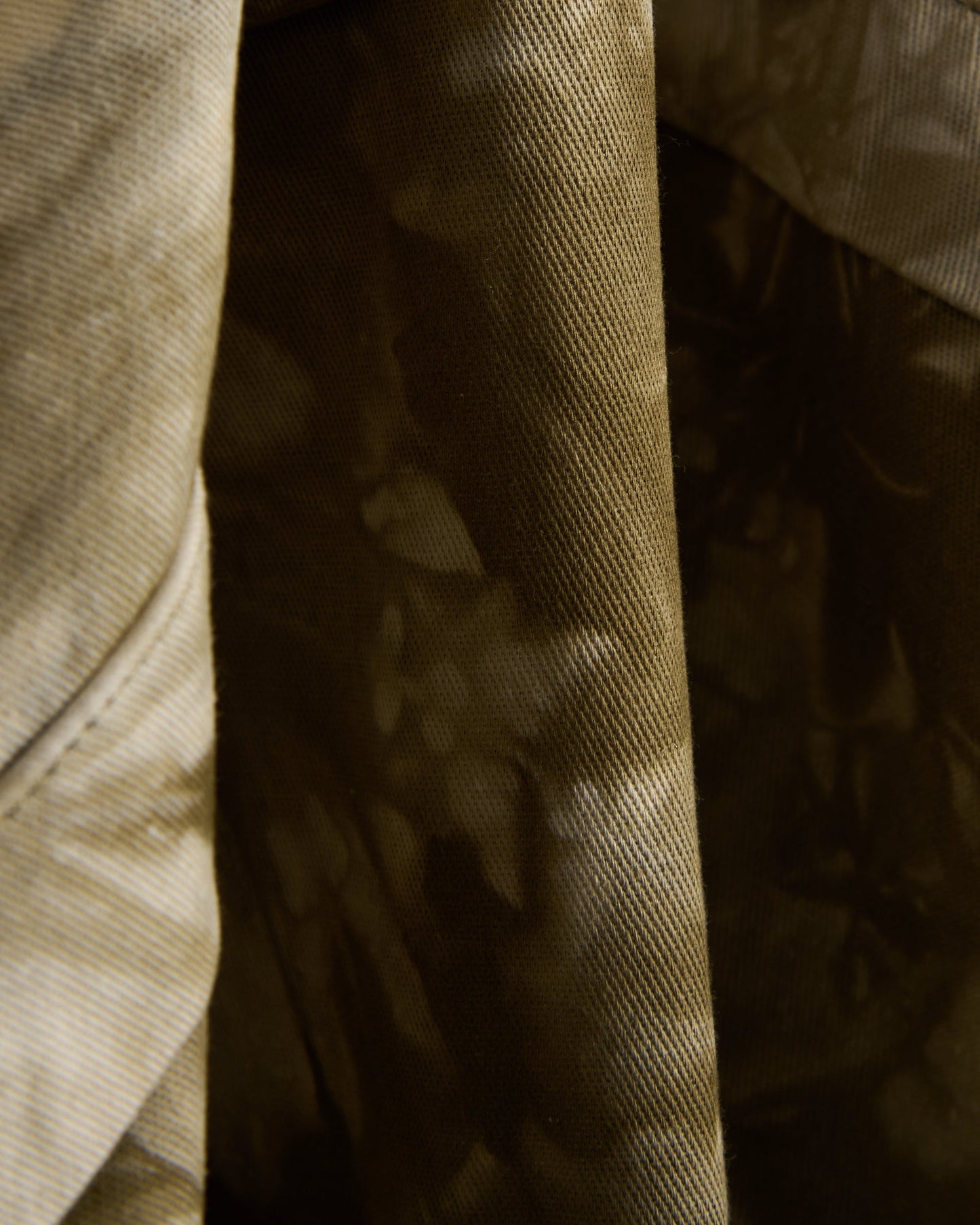 Chaqueta ligera Relaxed Hélas. Tie Camo para hombre