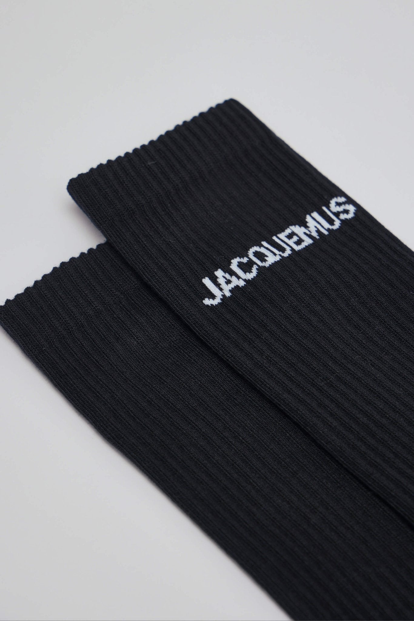 Les Chaussettes Jacquemus