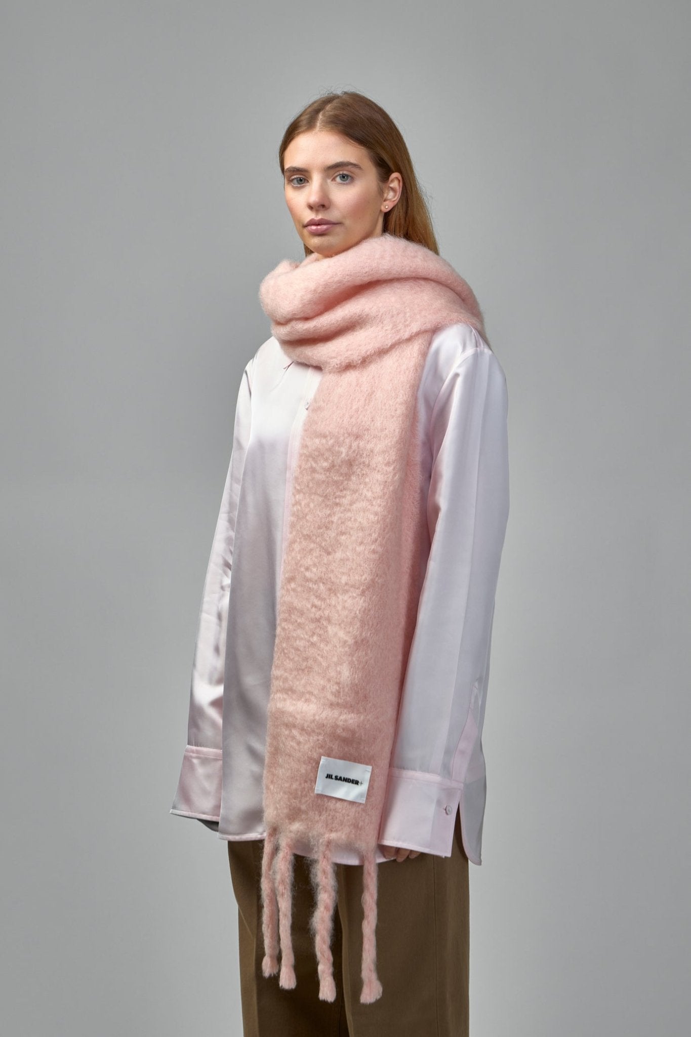 Logo Patch Fringe-detailed Scarf
