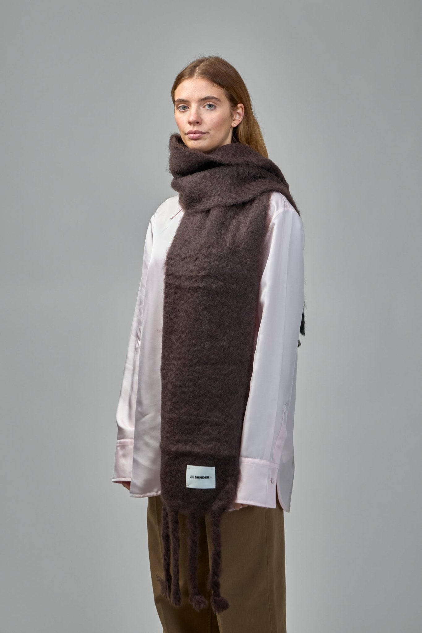 Logo Patch Fringe-Detailed Scarf