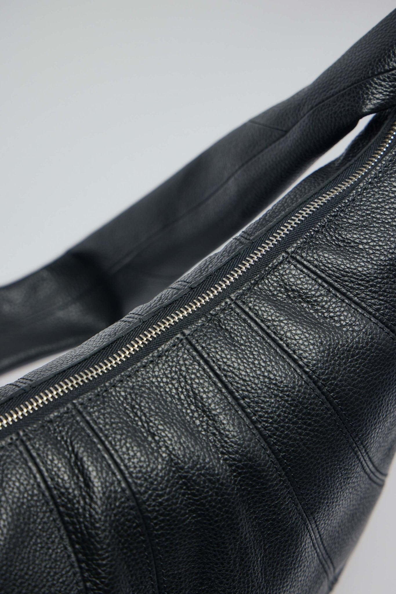 Medium Croissant Bag Unisex