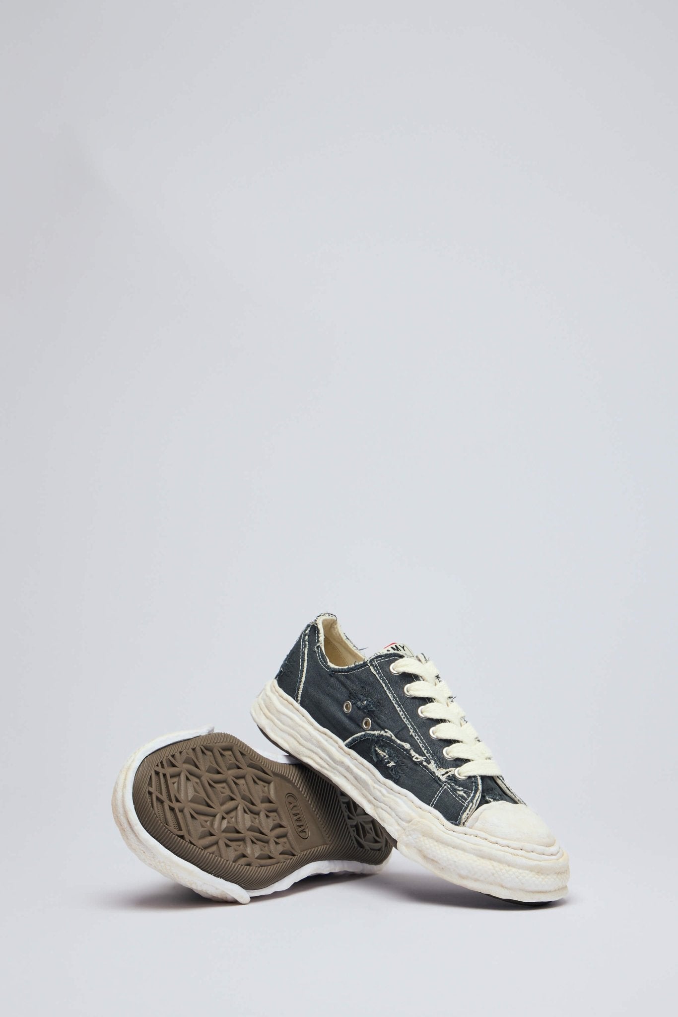 Peterson23 Og Sole Canvas Low-top Sneaker