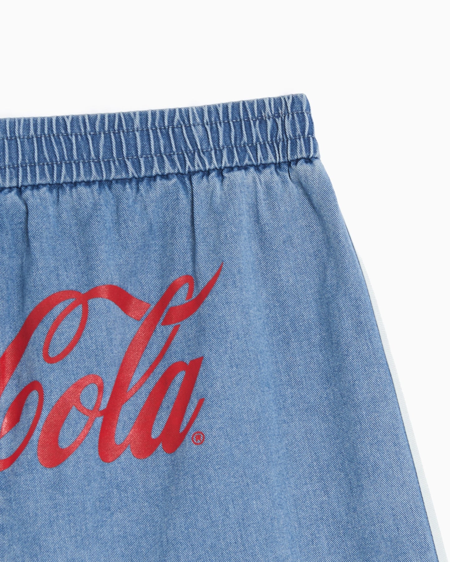 Pantalones cortos adidas Originals x Coca-Cola Denim para mujer