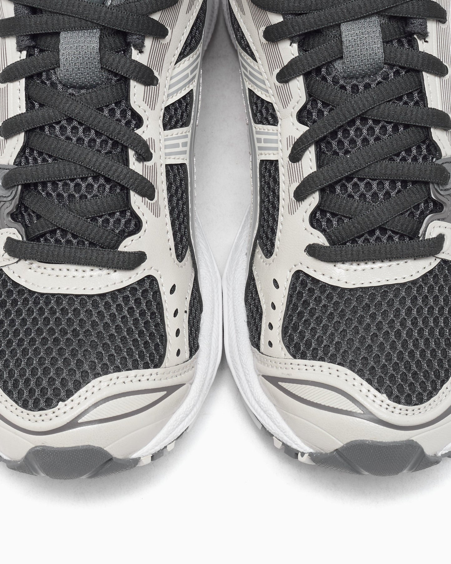 ASICS Gel-Kayano 14