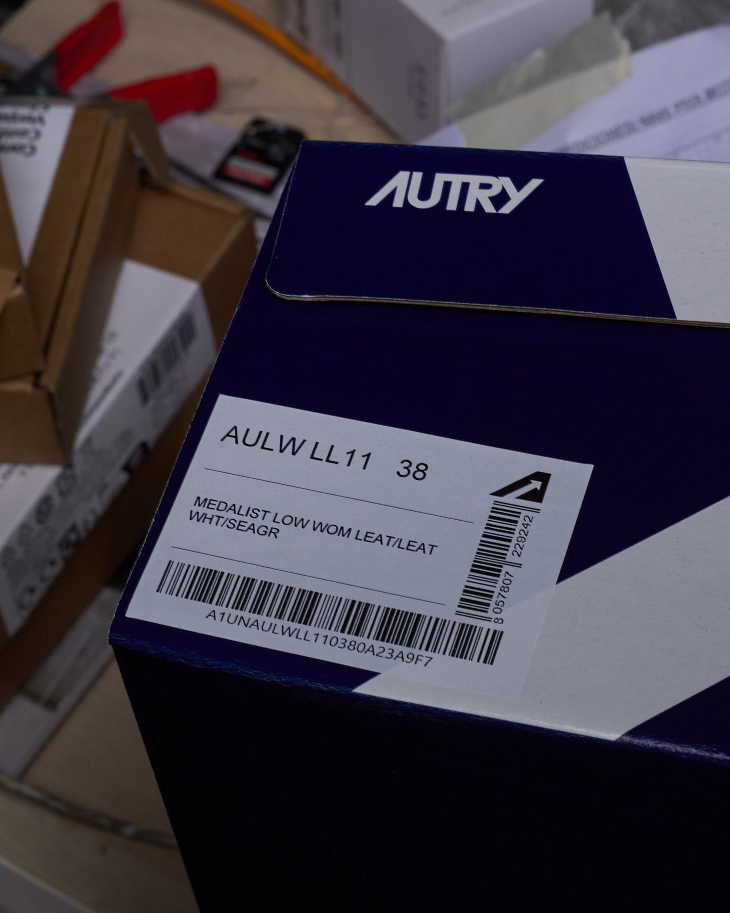 Autry Women's Medalist Low Leather