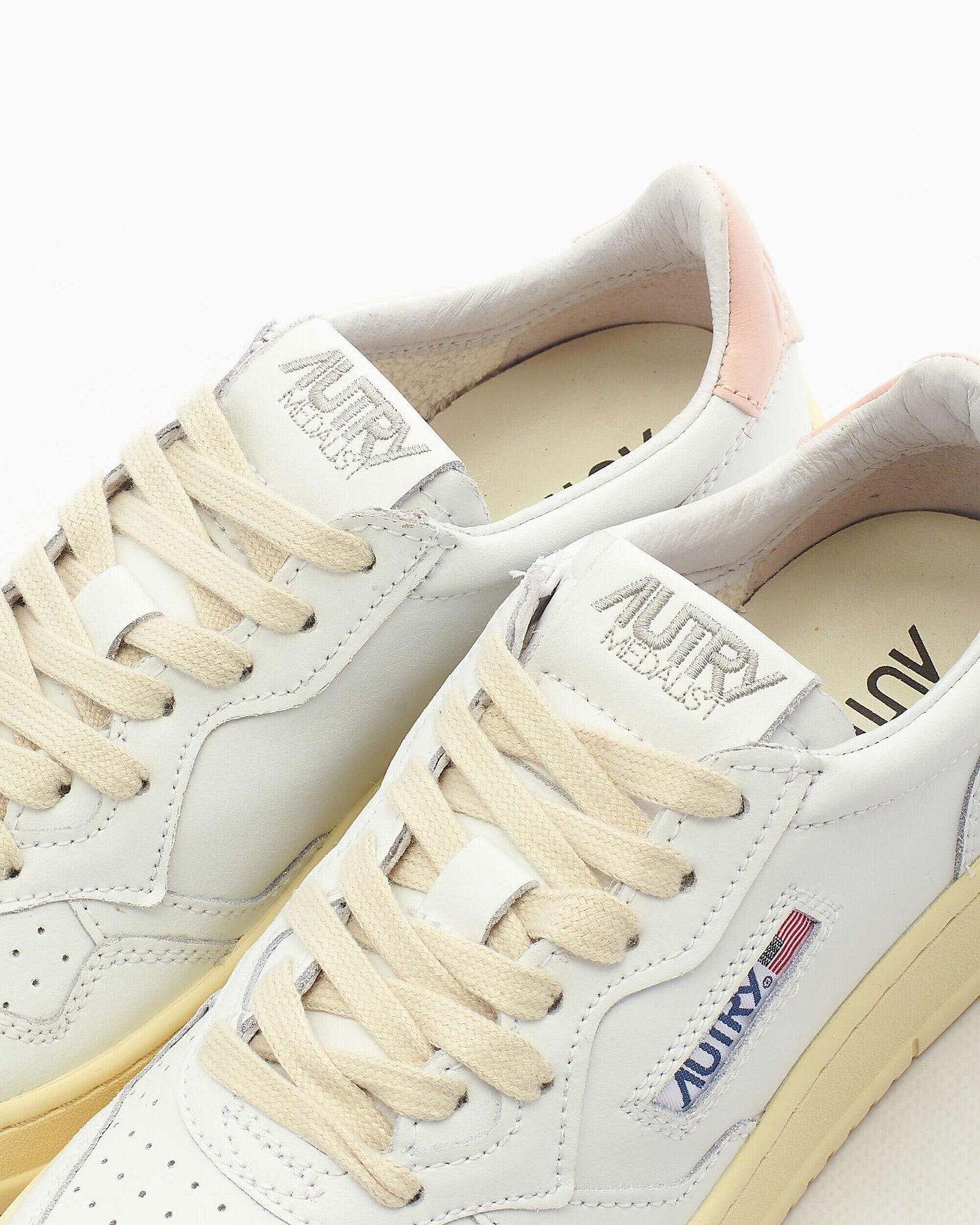 Autry Women's Medalist Low Leather