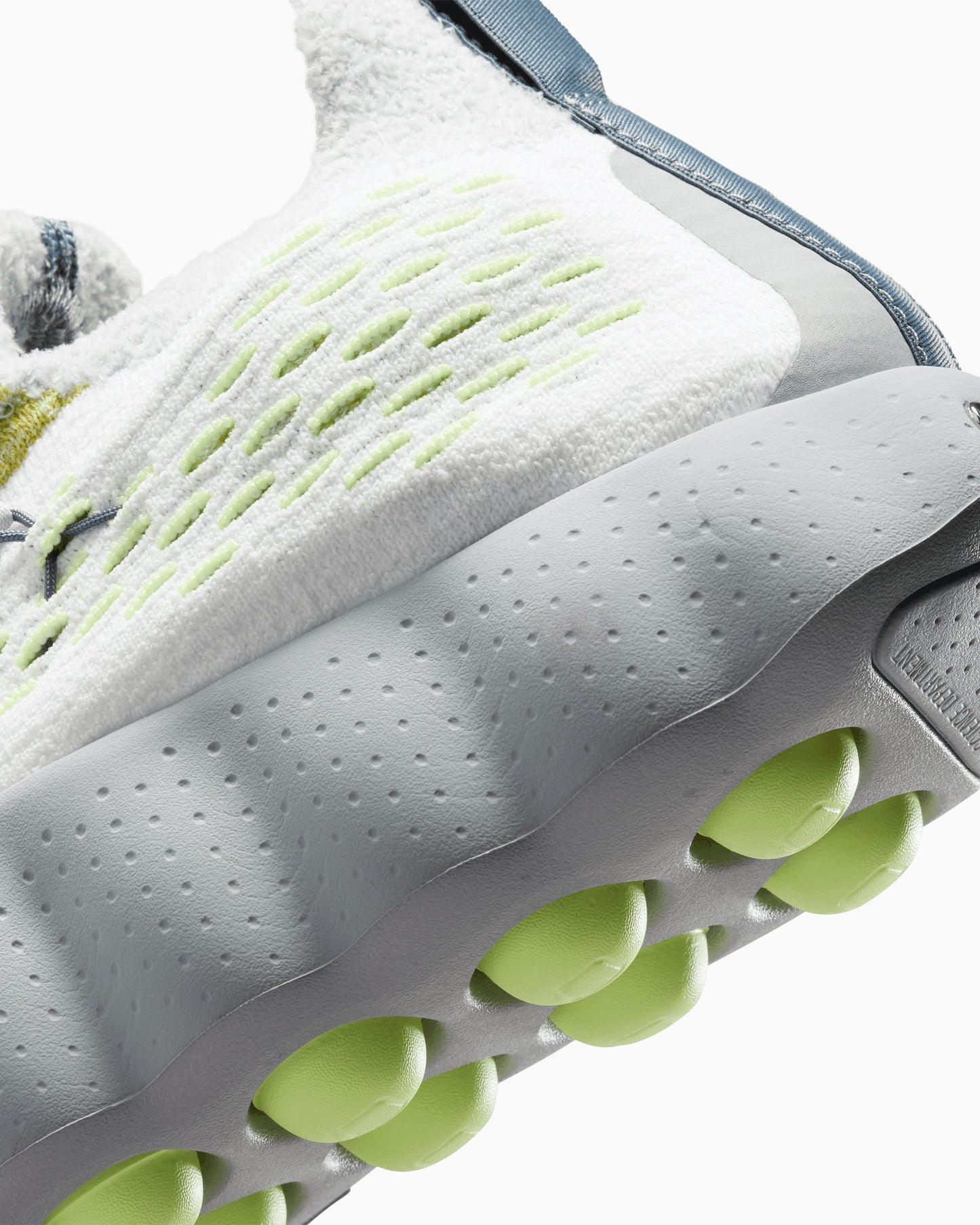 Nike Mind 002 Flyknit "Pure Platinum"