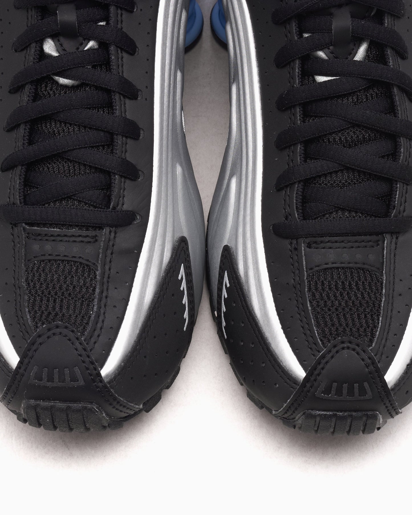 Nike Shox R4