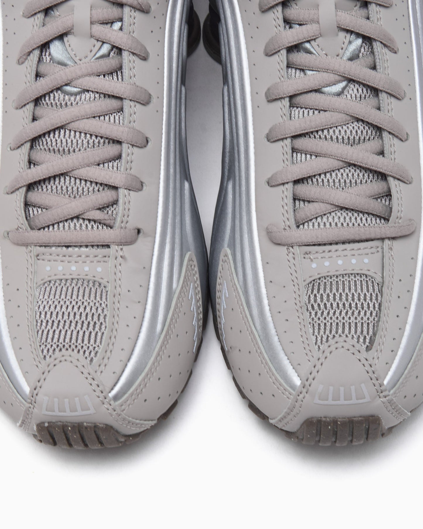 Nike Shox R4