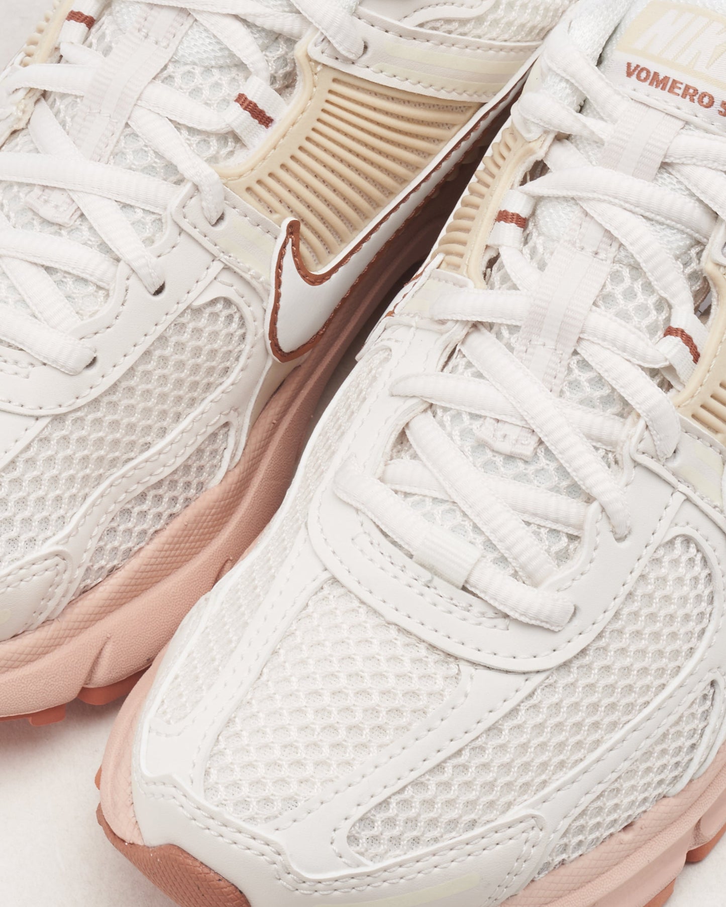 Nike Women's Zoom Vomero 5