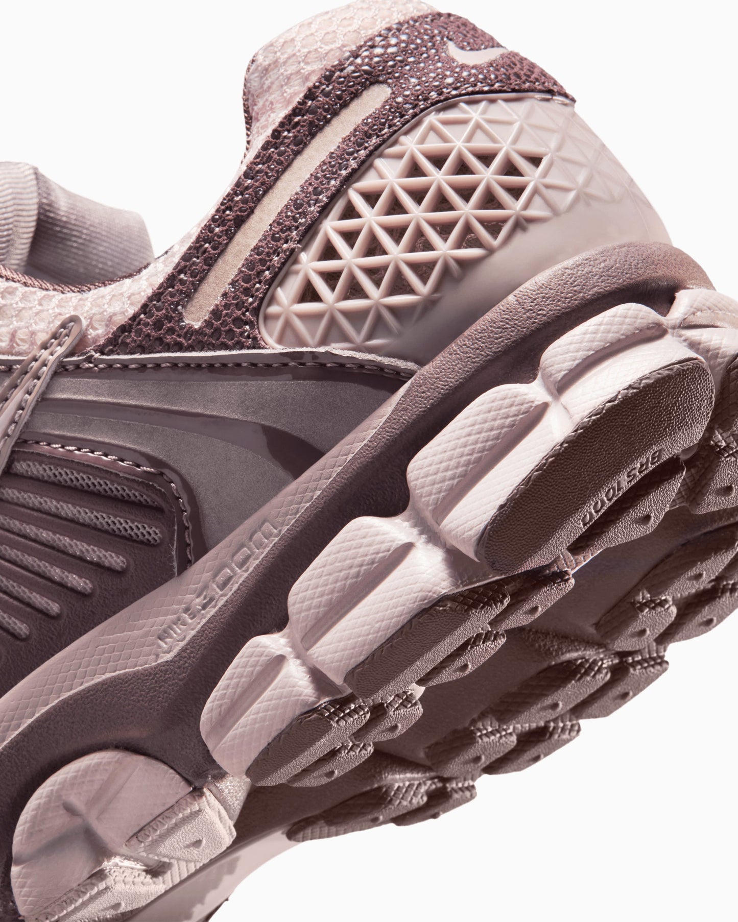 Nike Women's Zoom Vomero 5