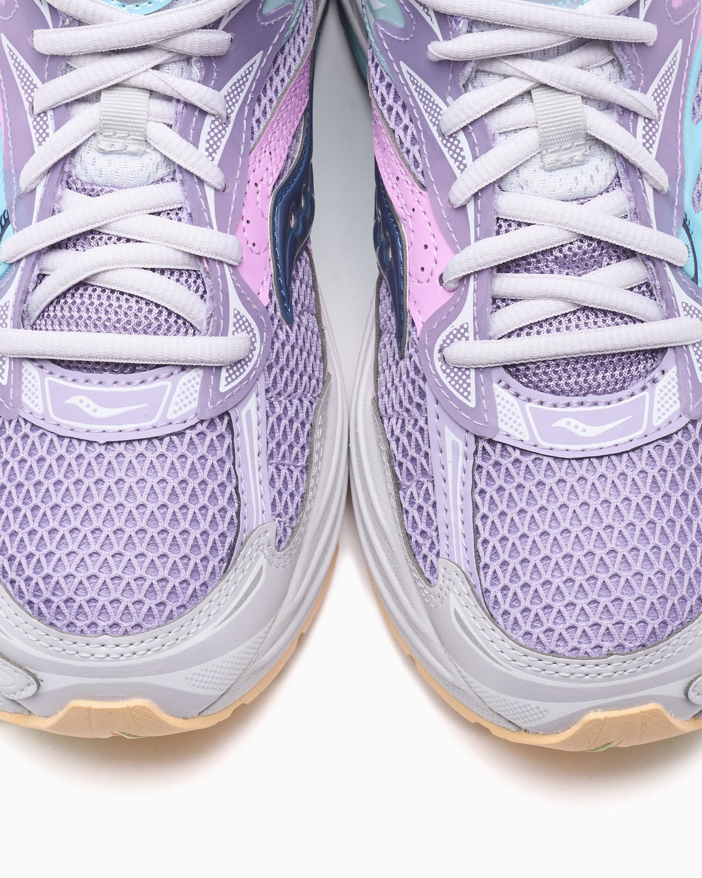Saucony Progrid OMNI 9 "Prism"