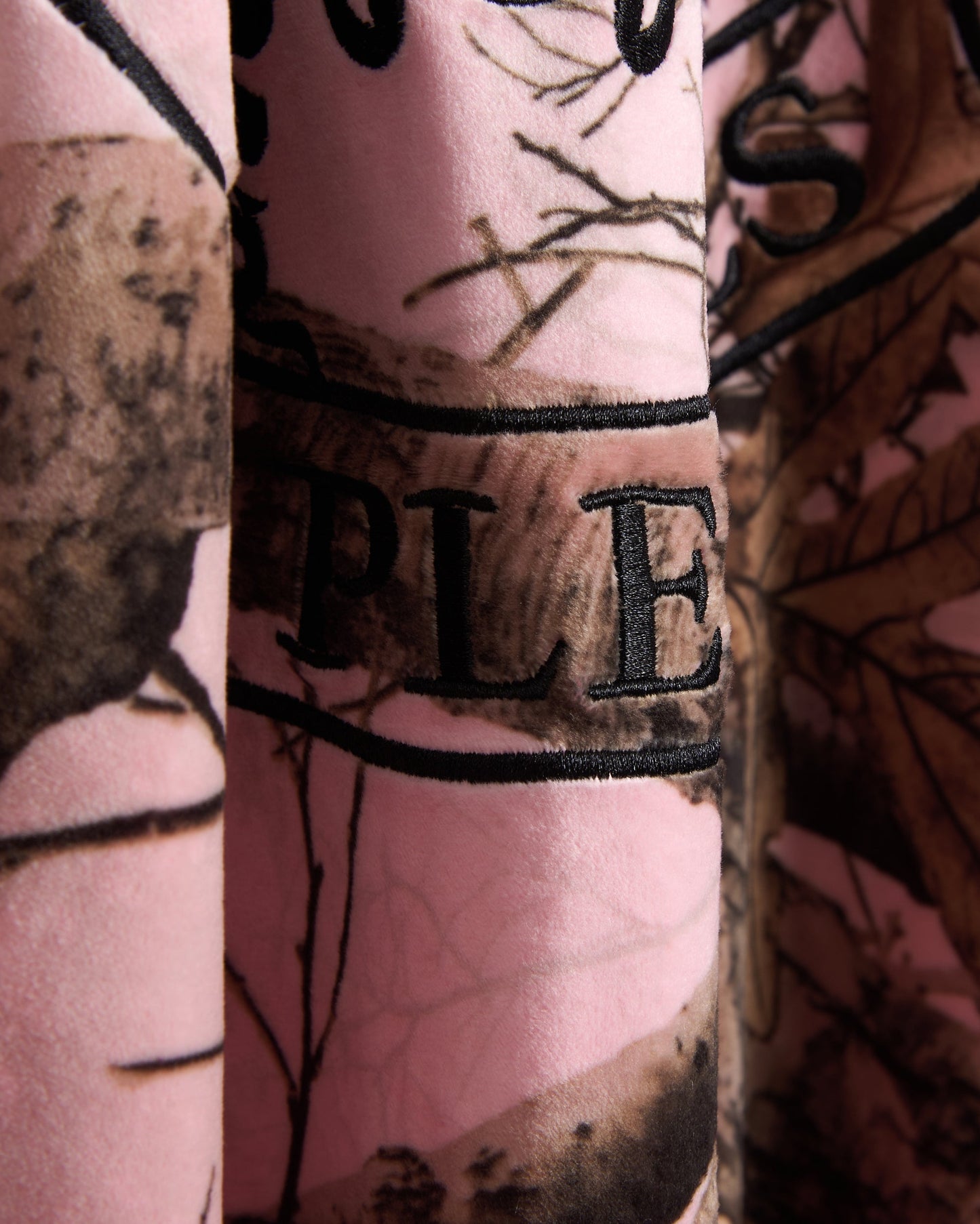 Sudadera con cremallera Pleasures x Juicy Couture Realtree Velour para hombre