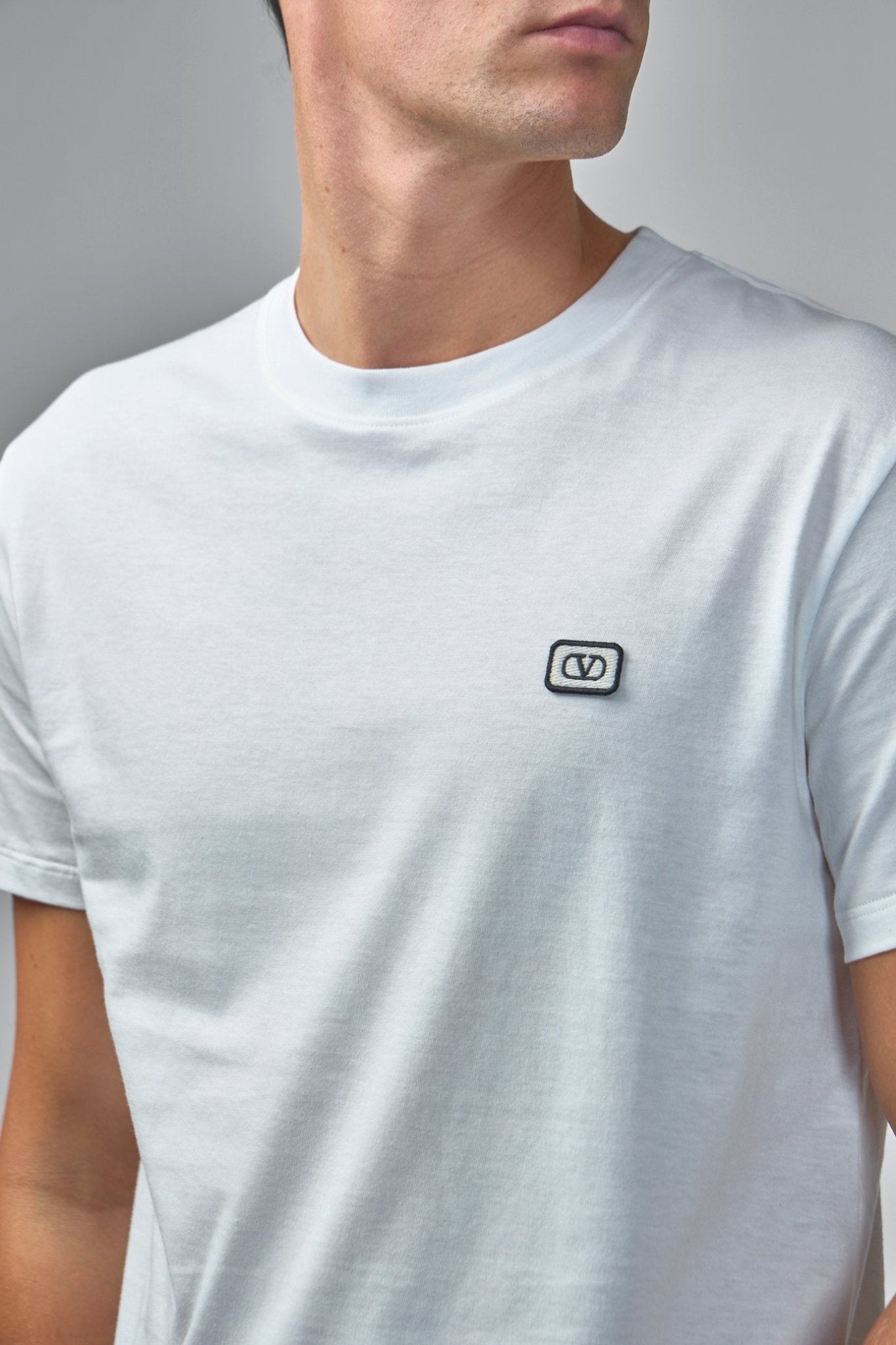 Cotton T-shirt with Vlogo Patch