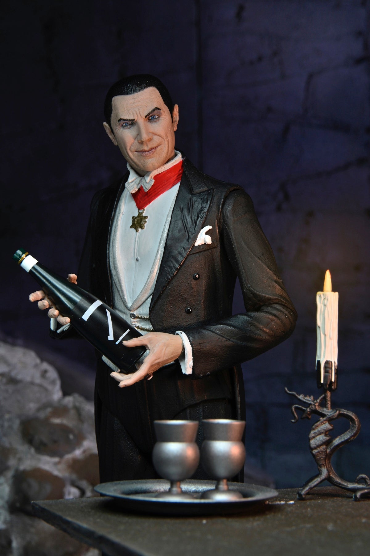 Dracula (Colour) – Universal Monsters Ultimate Dracula (Transylvania) Action Figure