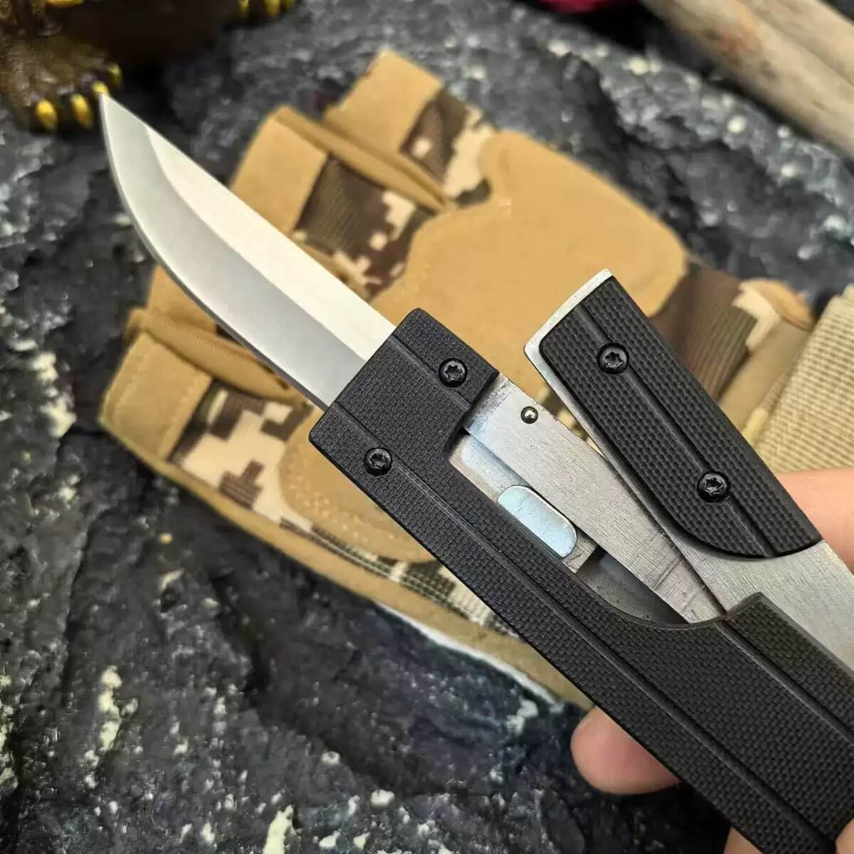 Outdoor sharp folding knife, portable drop out knife-GS77
