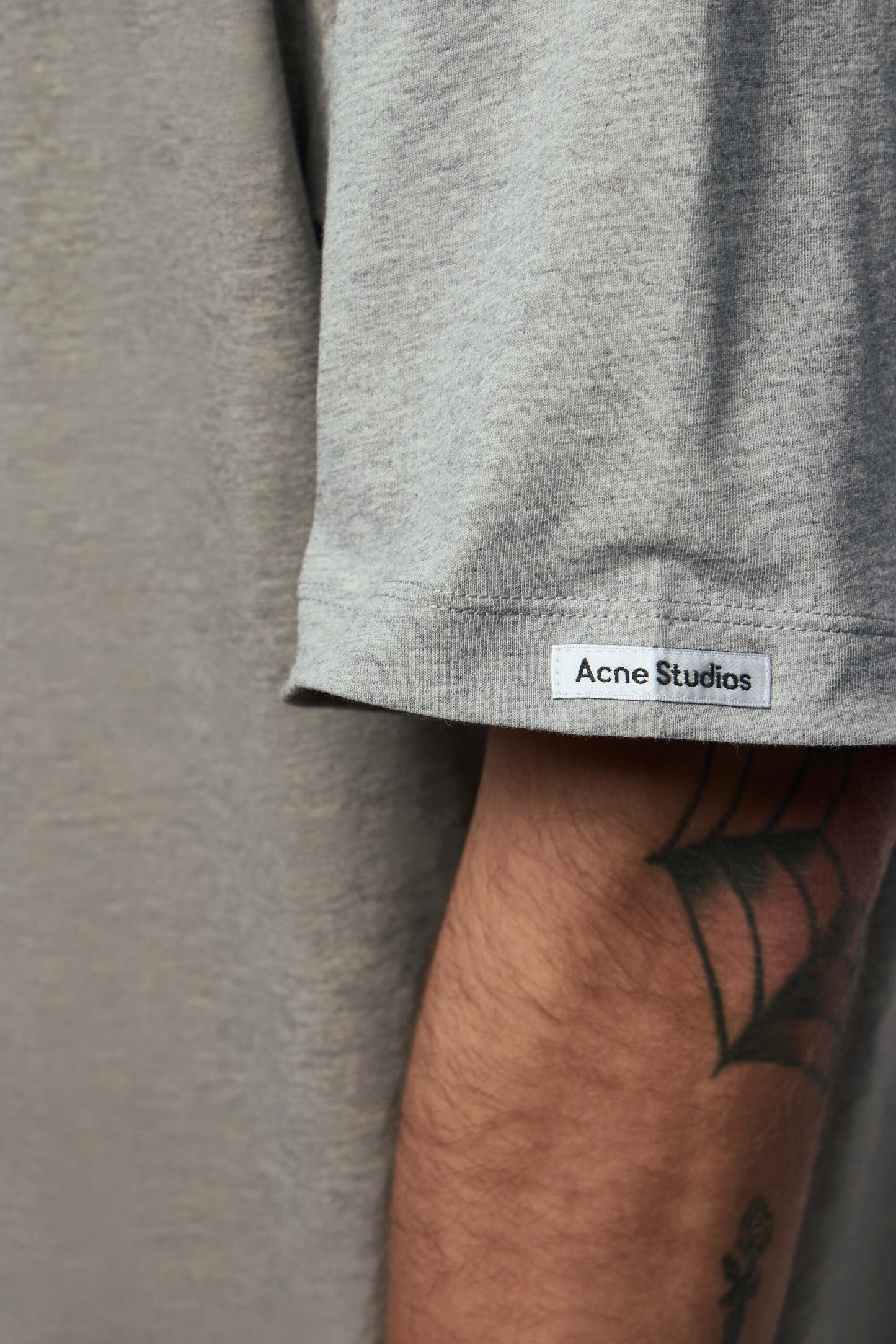 Logo T-shirt - Relaxed Unisex Fit