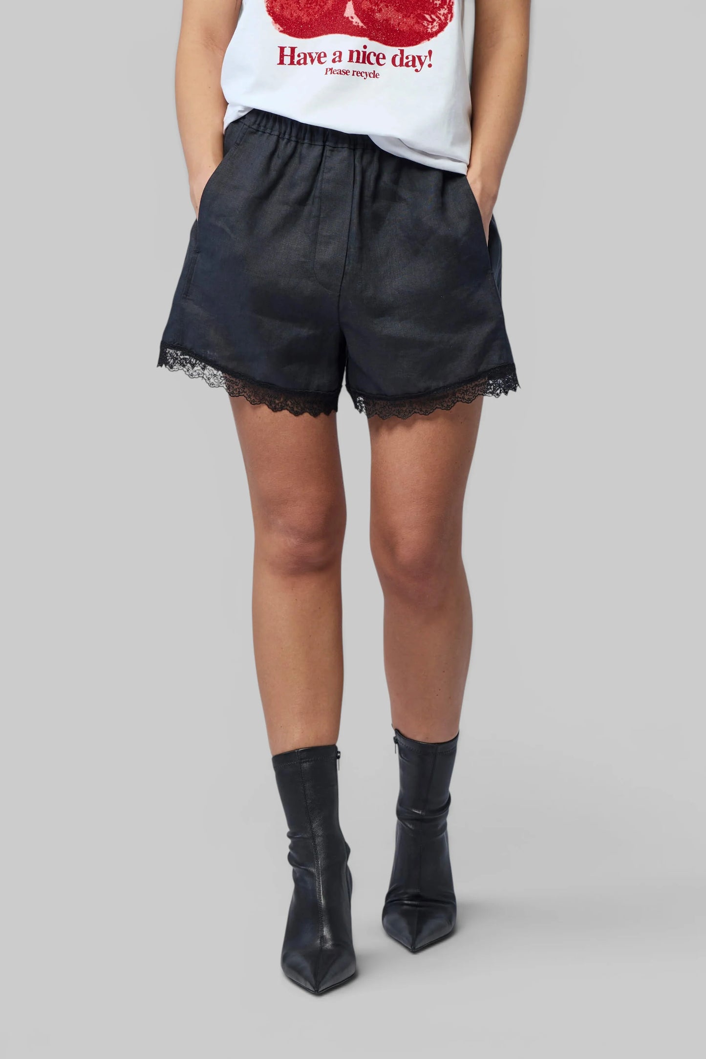 Light Linen Lace Hem Shorts