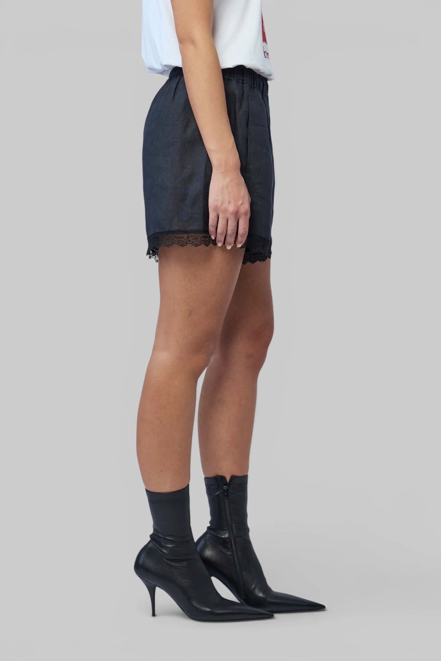 Light Linen Lace Hem Shorts