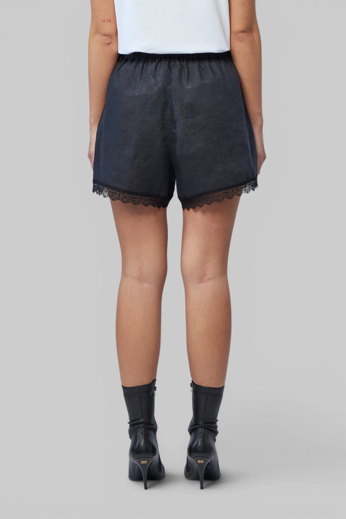 Light Linen Lace Hem Shorts