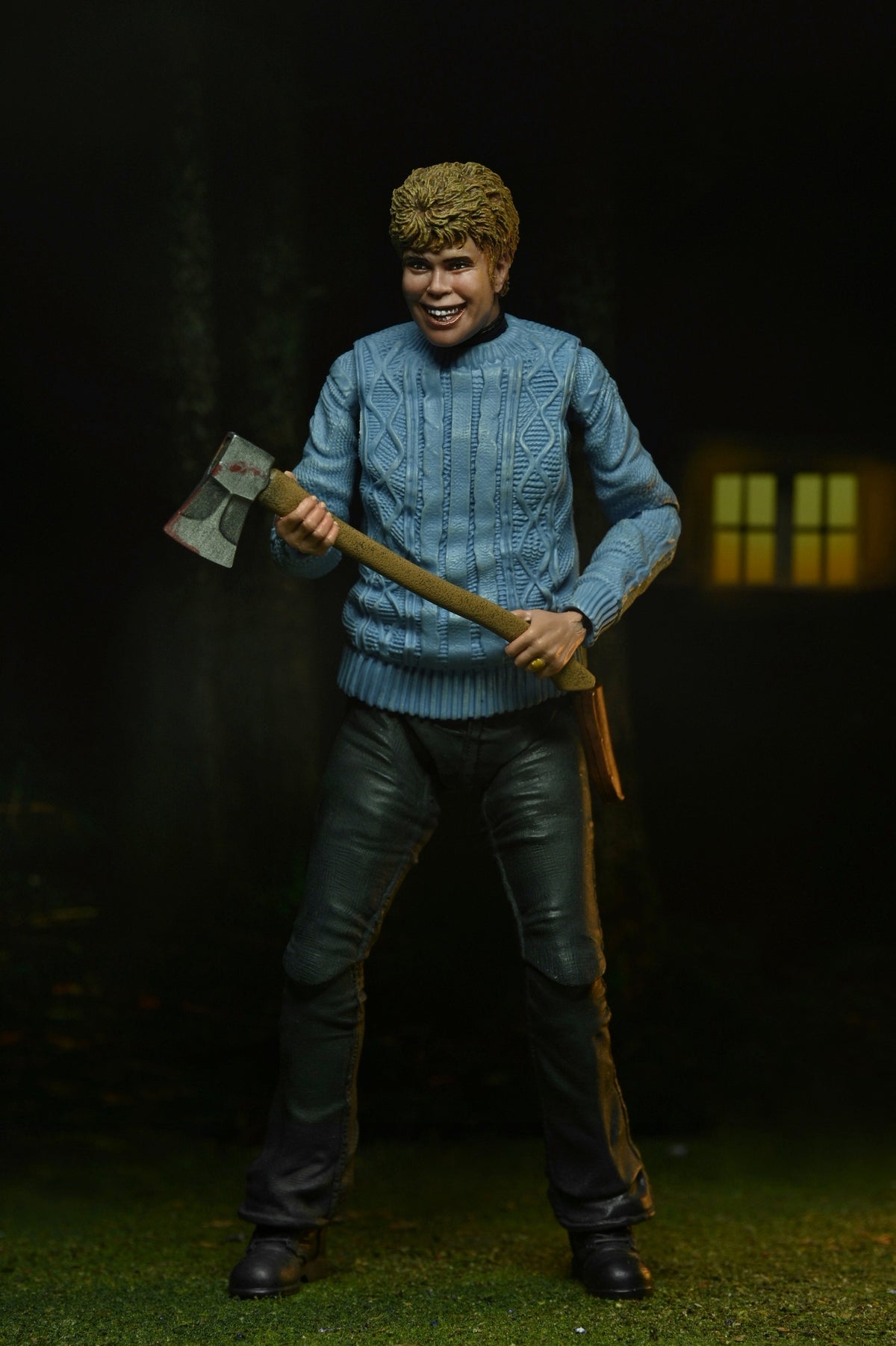 Friday the 13th – Ultimate Pamela Voorhees Action Figure