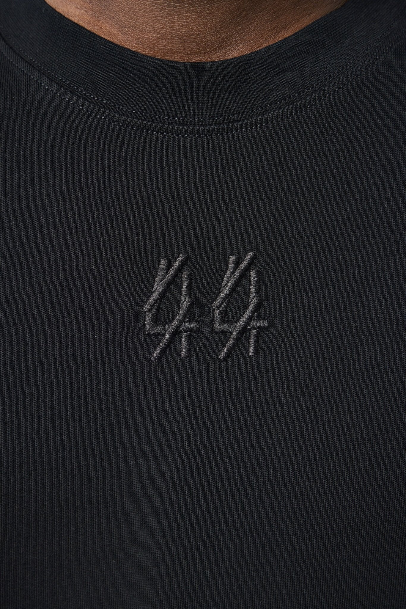 Tee Jersey Black + 44 Patched Solid Dirty White