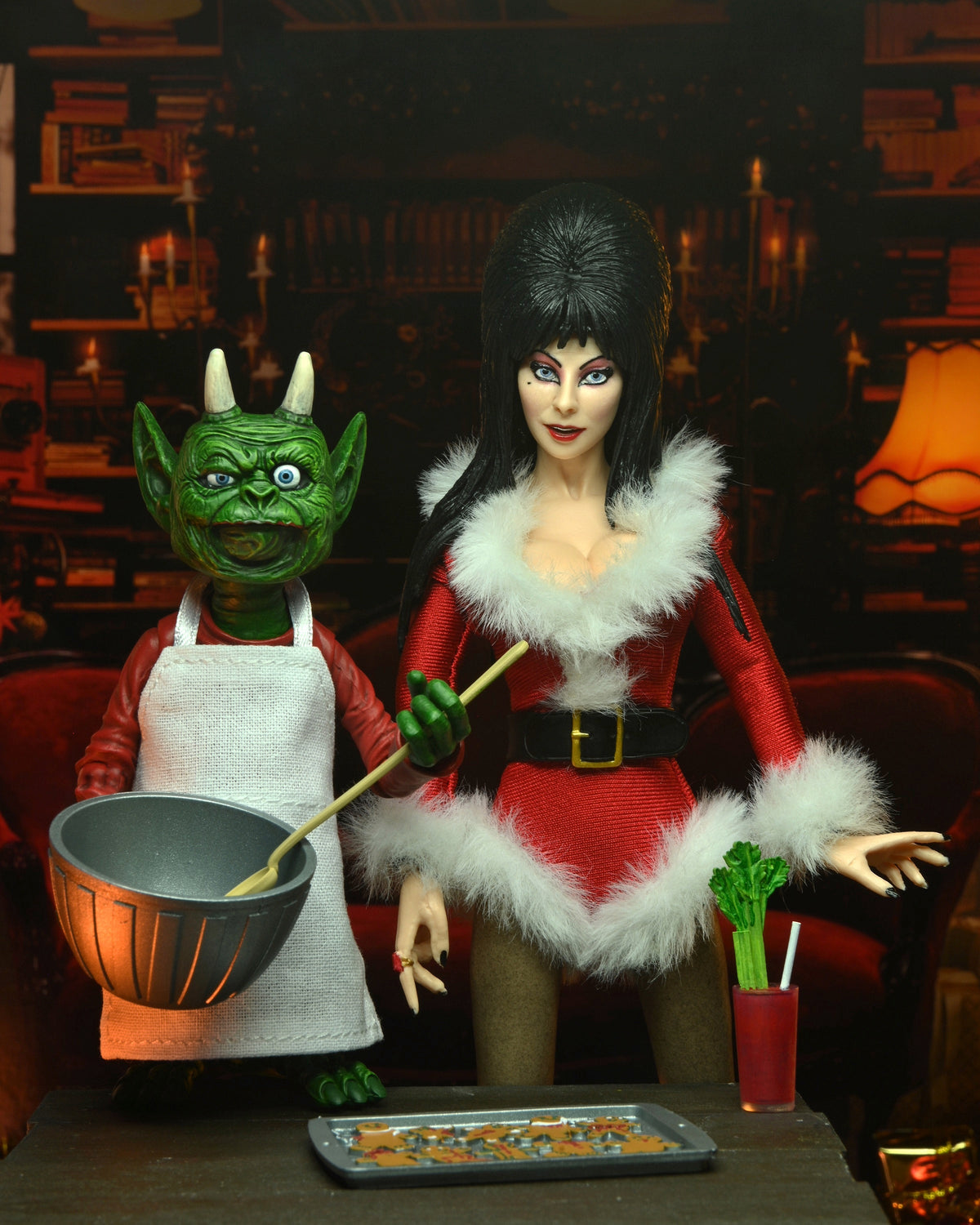 Elvira's Very Scary Xmas – Deluxe Elvira Clothed Action Figure