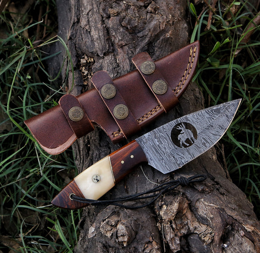 8.5" Damascus Steel Custom Handmade Hunting Skinning Knife